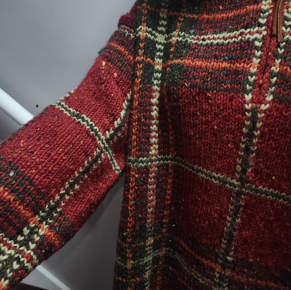 Women's Stewart Plaid Hand Knitted Wool Sweater - Picture 7 of 12